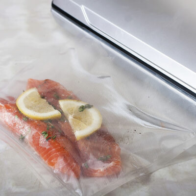 Guide to vacuum sealing food – 8 tips to keep in mind